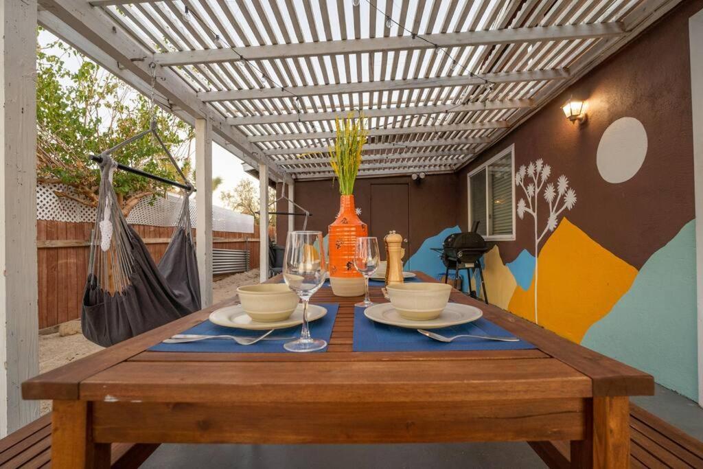 Вілла Palm Vista Retreat *Hot Tub/Cowboy Pool/Hammocks* Джошуа-Трі Екстер'єр фото