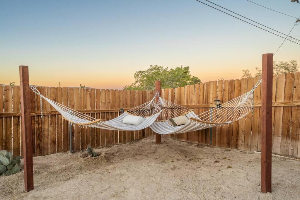 Вілла Palm Vista Retreat *Hot Tub/Cowboy Pool/Hammocks* Джошуа-Трі Екстер'єр фото