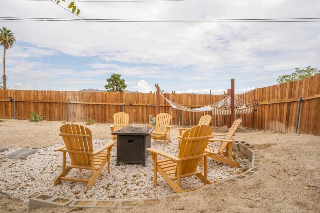 Вілла Palm Vista Retreat *Hot Tub/Cowboy Pool/Hammocks* Джошуа-Трі Екстер'єр фото